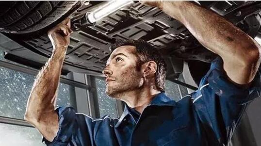 開(kāi)車(chē)省油技巧！教你用最少的油跑最遠(yuǎn)的路