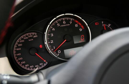 開(kāi)車(chē)省油技巧！教你用最少的油跑最遠(yuǎn)的路