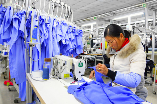 貧困家庭實(shí)現(xiàn)家門口就業(yè)