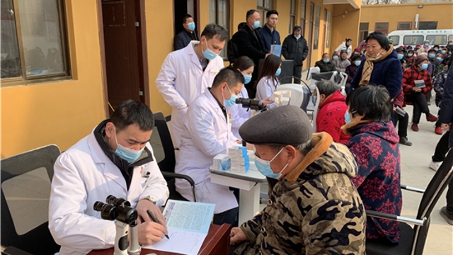 為民服務(wù)暖人心，送醫(yī)下鄉(xiāng)助健康